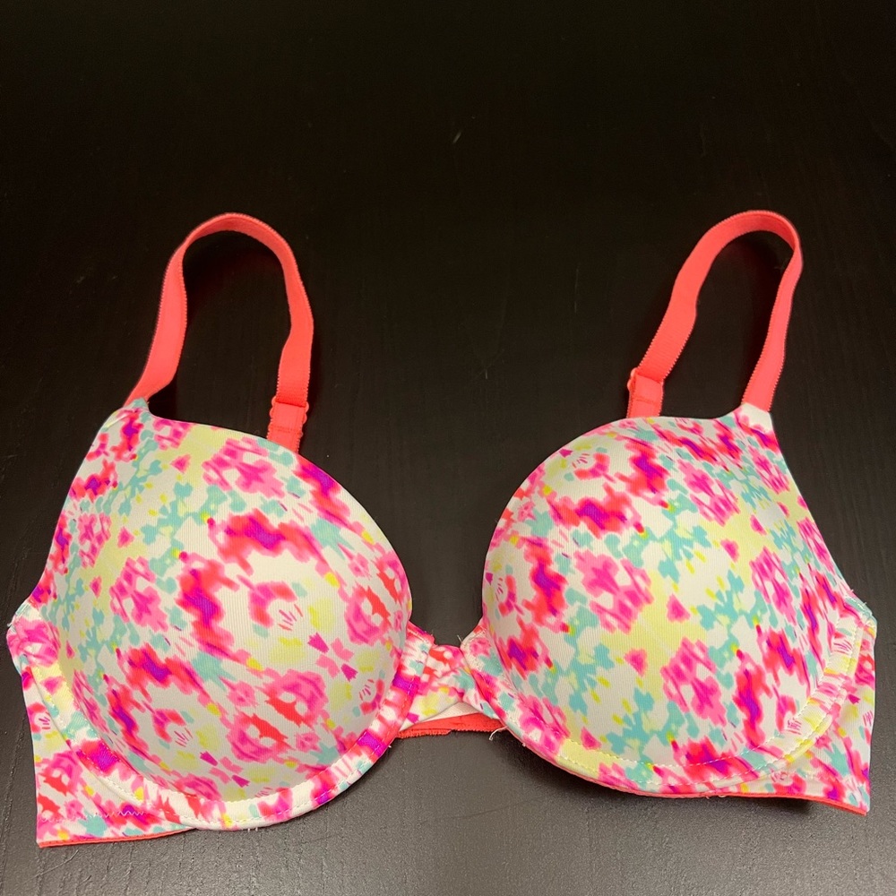 Victoria’s Secret 32c bra